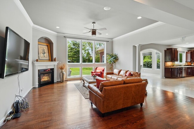 Building Photo - Five Bedroom House in Deerfield Township!