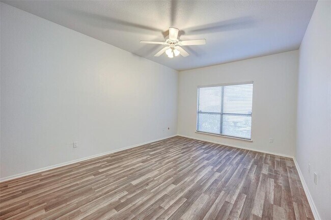 Building Photo - 7950 N Stadium Dr