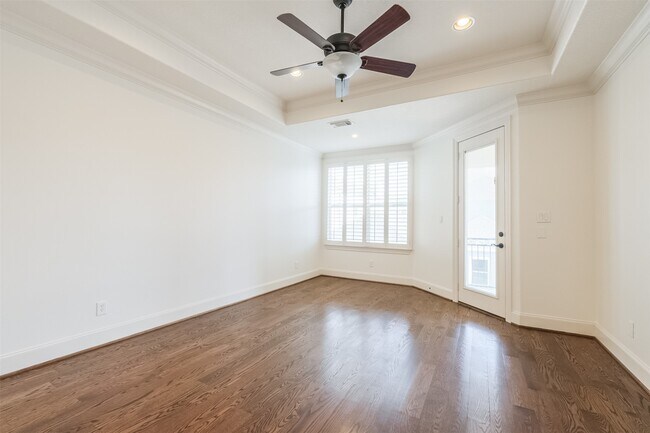 Building Photo - 407 W Bell St