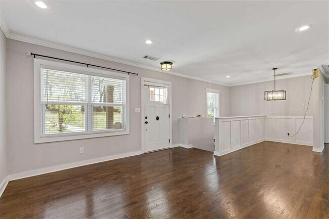 Building Photo - 2779 Horse Shoe Dr