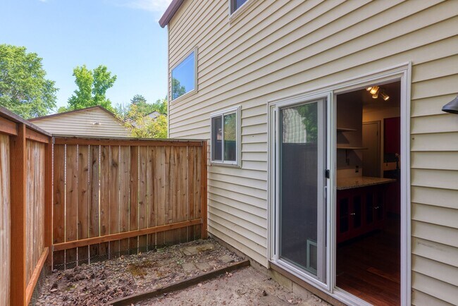 Building Photo - 5751 SW 204th Pl