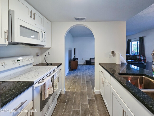 Building Photo - 193 San Juan Cir