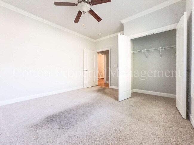 Building Photo - 633 Jenoa Dr