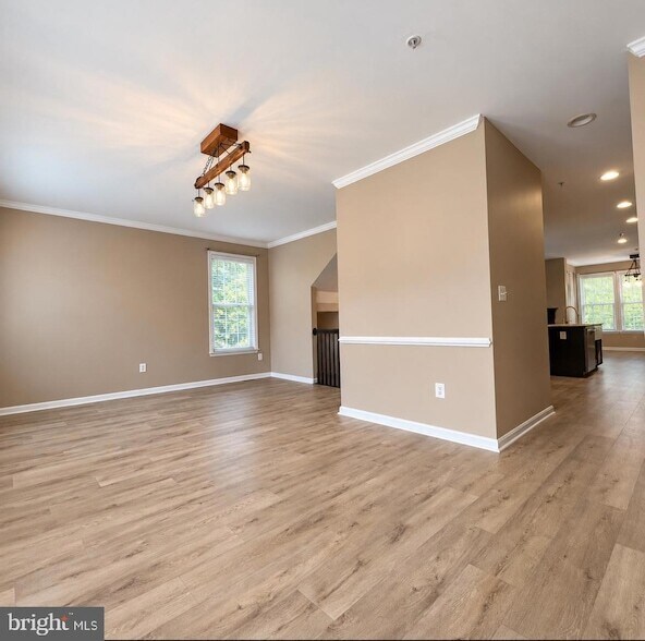 Building Photo - 2467 Cheyenne Dr