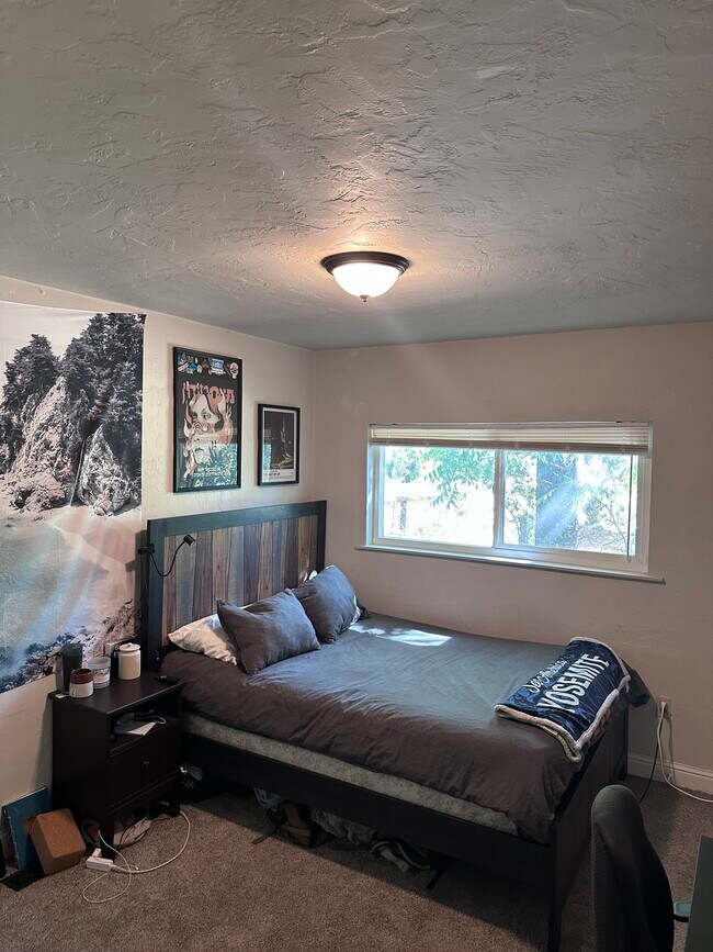 2nd bedroom - 321 Tahoe Ave