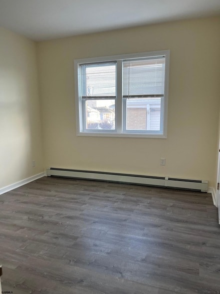 Building Photo - 16 N Sacramento Ave