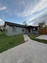 Building Photo - 2921 N Jordan Ave