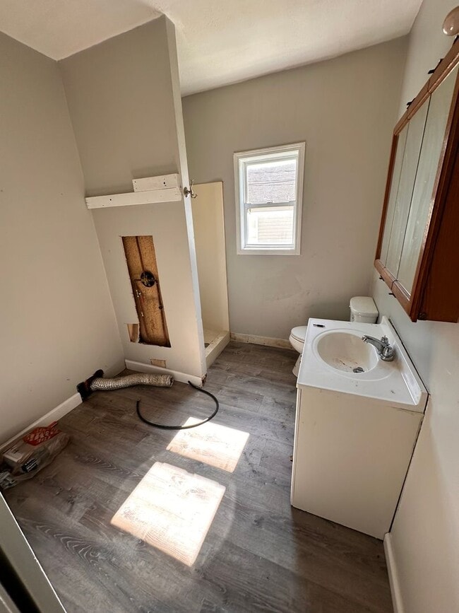 Building Photo - Three Bedroom Home in Willard, OH