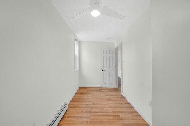 Building Photo - 811 Montgomery St