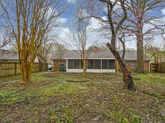 Building Photo - NEWLY UPDATED  3 bed 2 bath home in Bartlett.