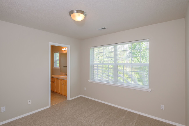 Building Photo - 5809 NE Orenco Gardens Dr
