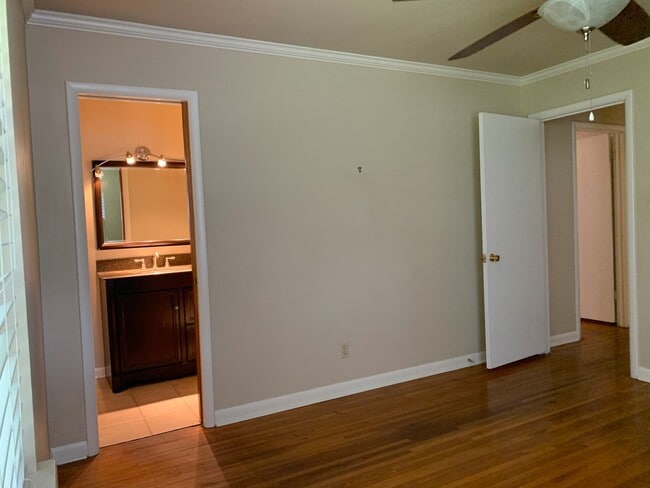 Building Photo - 4511 Greenway Dr