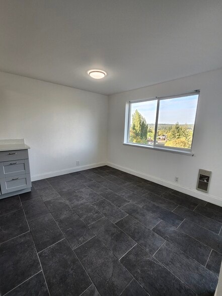 Eating Area - 20183 Vikings Crest Loop NE