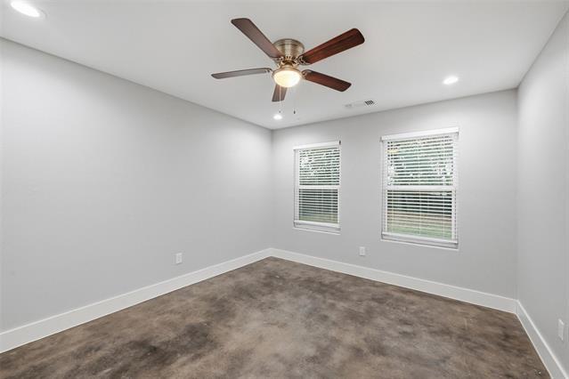 Building Photo - 607 E Day St