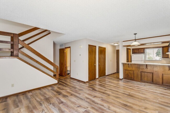 Building Photo - 2405 S Capri St