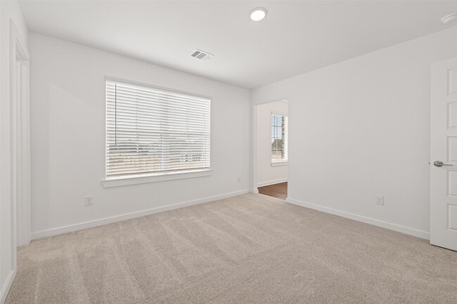 Building Photo - 32415 Sunbeam Dr