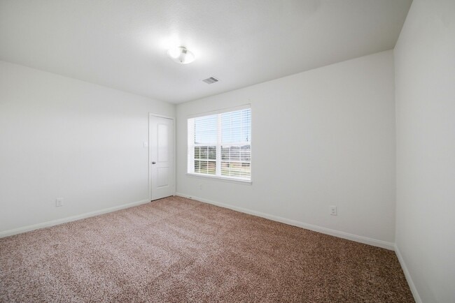 Building Photo - 2006 Quiet Palm Ln