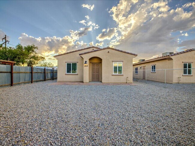 Primary Photo - Brand new build, never before lived in! Ne...