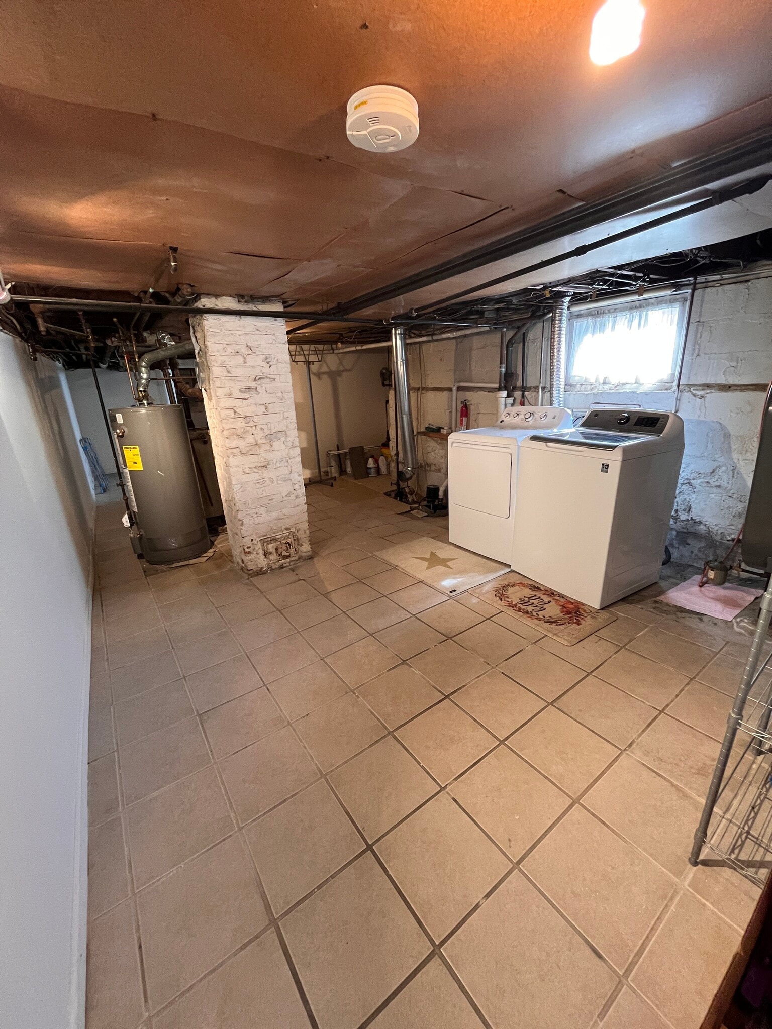 Building Photo - 121 Shore Dr