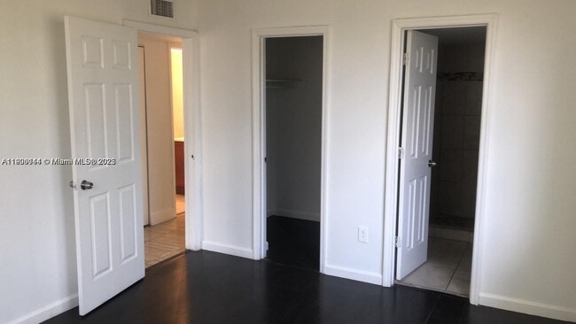 Building Photo - 494 NW 165th St