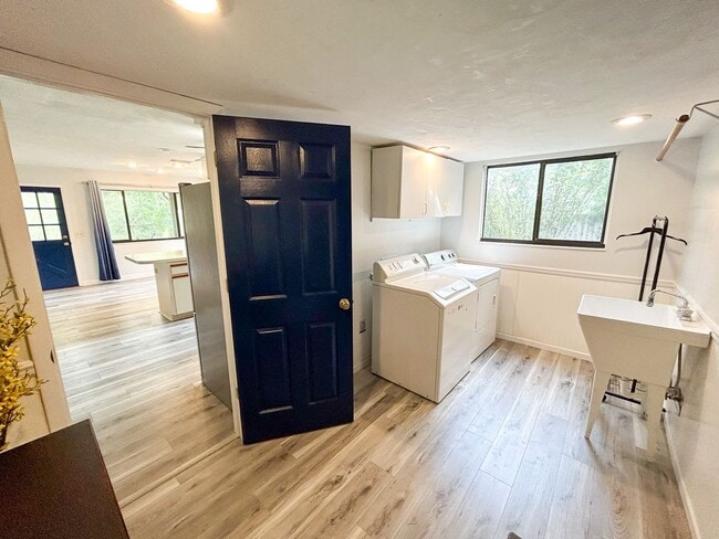 Building Photo - 1824 SW 35th Ave