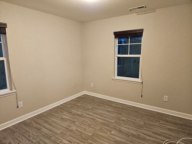 Building Photo - Charming 3-bedroom, 2-bathroom unfurnished home - No HOA - Sneads Ferry