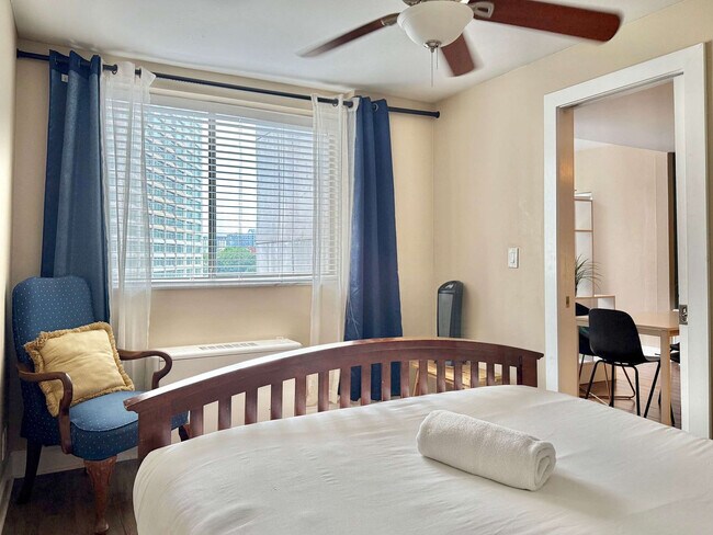 Building Photo - 215 Piedmont Ave NE