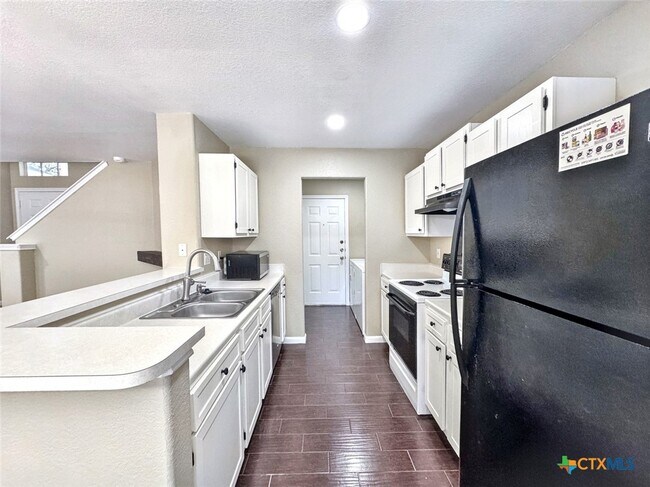 Building Photo - 833 Sagewood Trail