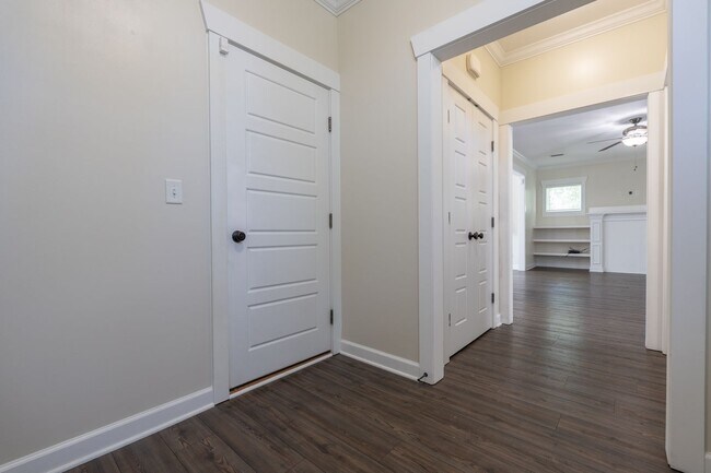 Building Photo - MOVE IN READY 3 Bedroom in the Heart of Western Branch!