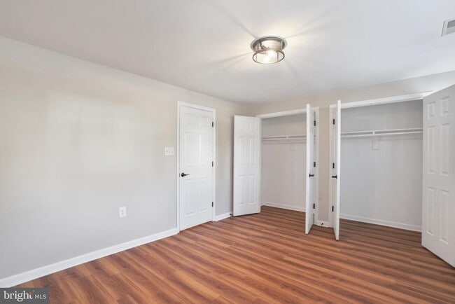 Building Photo - 401 Yorkshire Ridge Ct