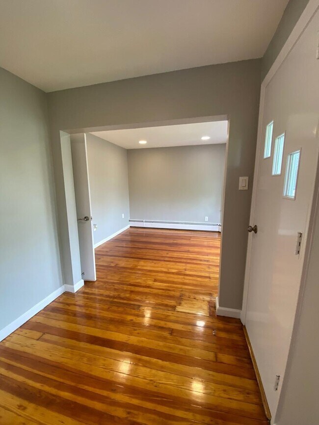 Building Photo - 203 Duncan Ave