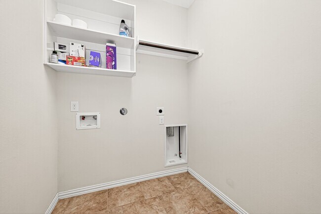 Building Photo - 2803 Monarch Xing