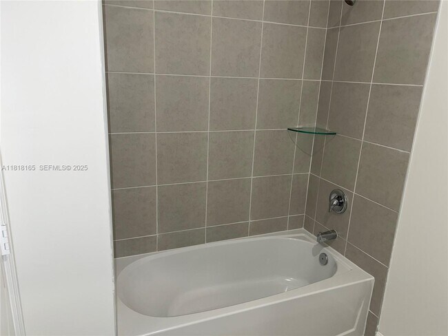 Building Photo - 2929 SE 23rd Ave