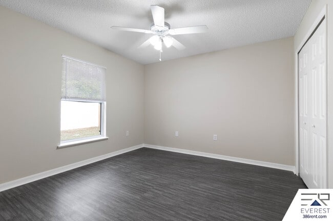 Building Photo - 13 Ryberry Dr