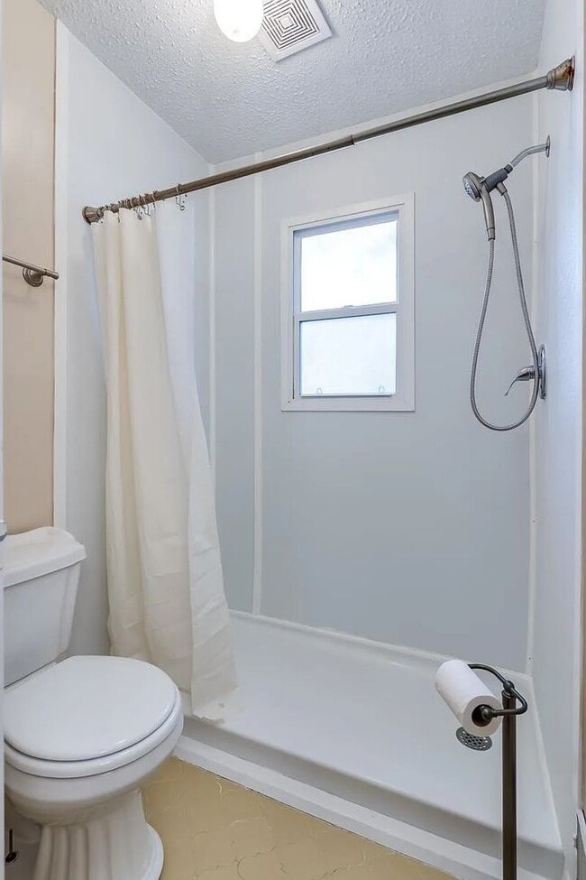 Building Photo - Charming 3 bedroom, 2 bathroom home located in Irmo, SC