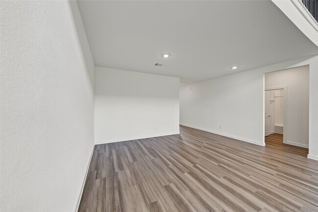 Building Photo - 31415 Joshua Knl Ln
