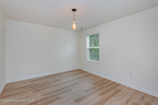 Building Photo - 2675 Falcon Ln