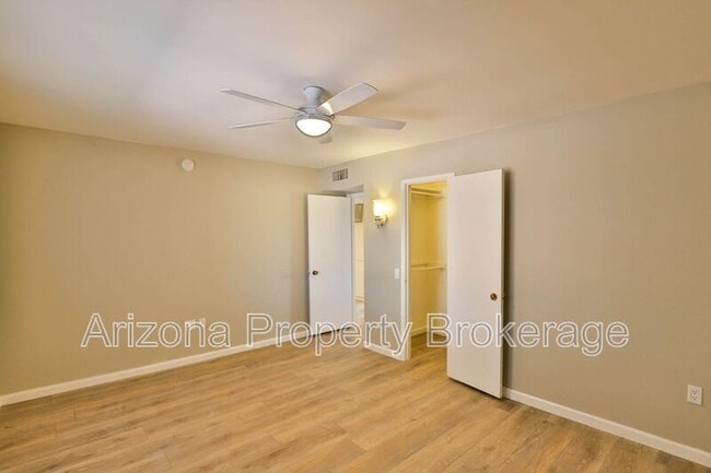 Building Photo - 11838 N Sun Valley Dr