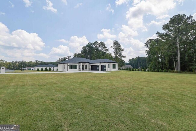 Primary Photo - 2964 Old Peachtree Rd NE