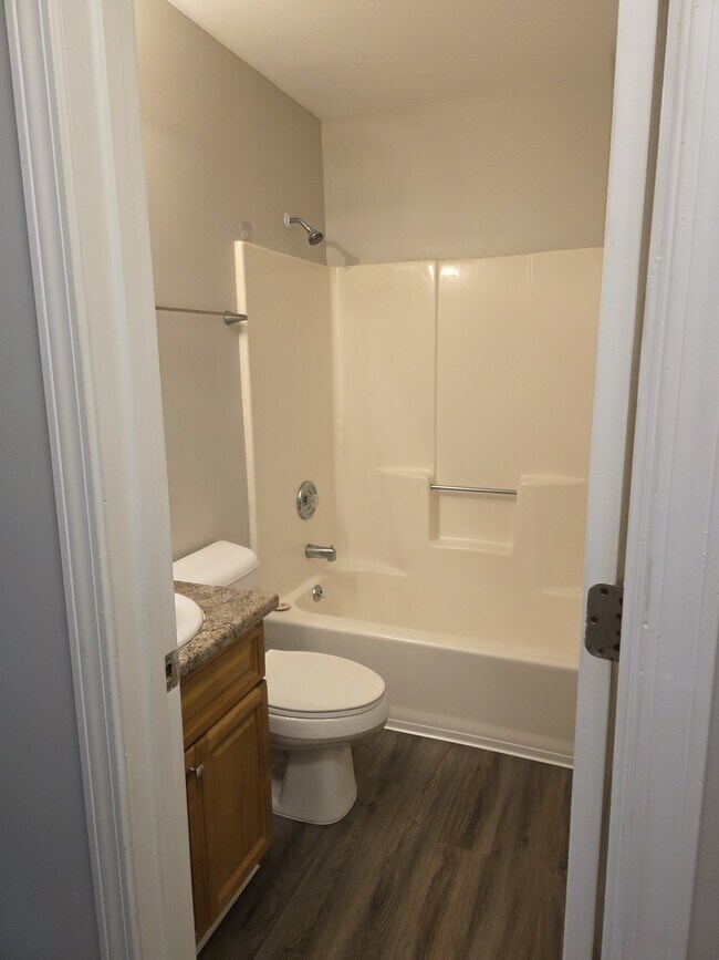 Building Photo - 132 Neva Ave