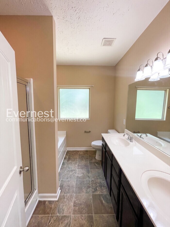 Building Photo - 1408 Rockglade Run