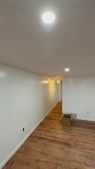 Building Photo - 209 South Dr