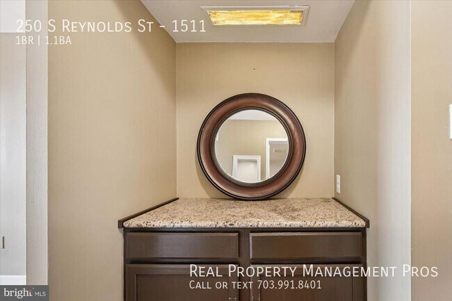 Building Photo - 250 S Reynolds St