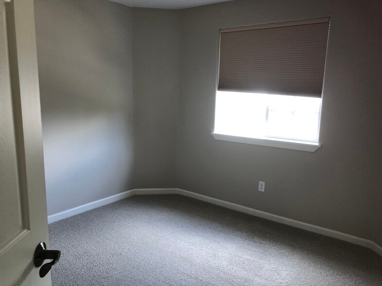 Bed 4 - 12289 SW 114th Ter