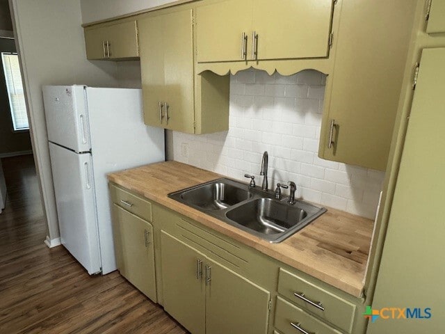 Building Photo - 428 Aguila St