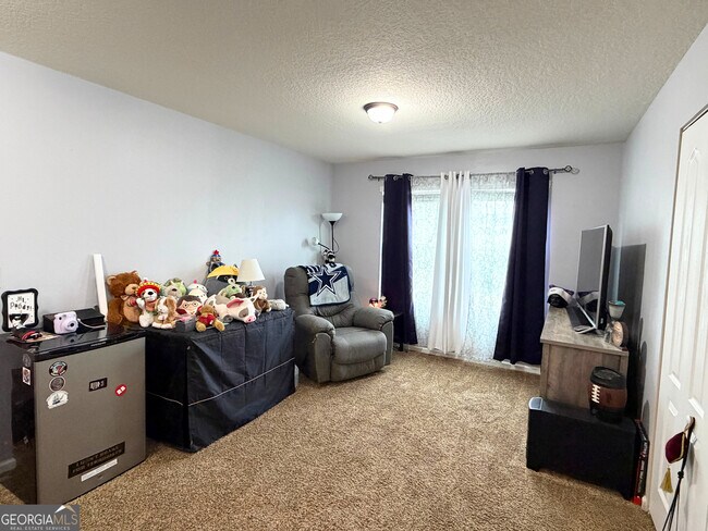 Building Photo - 215 Brooklet Cir