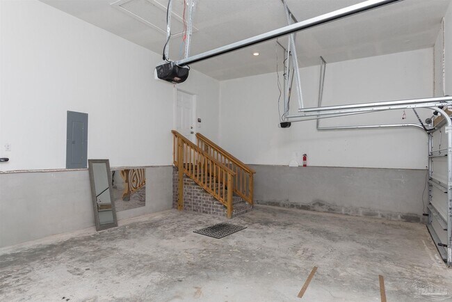 Building Photo - 10629 Davenport Lp