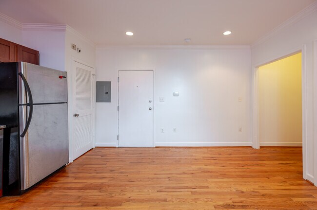 Building Photo - 430 Irving St NW
