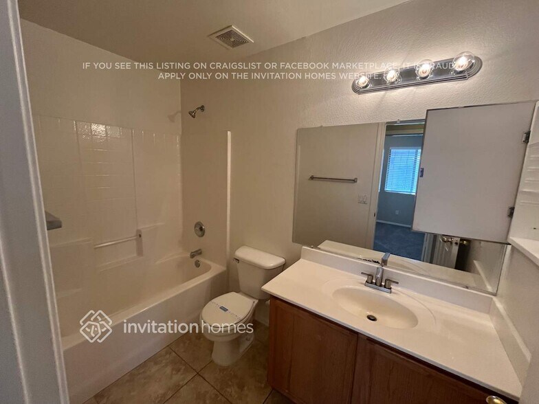 Building Photo - 15508 W Port Royale Ln