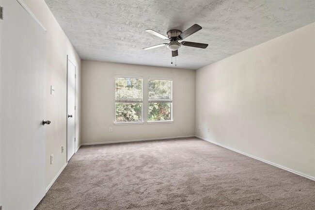 Building Photo - 1810 Emerald Pathway Dr